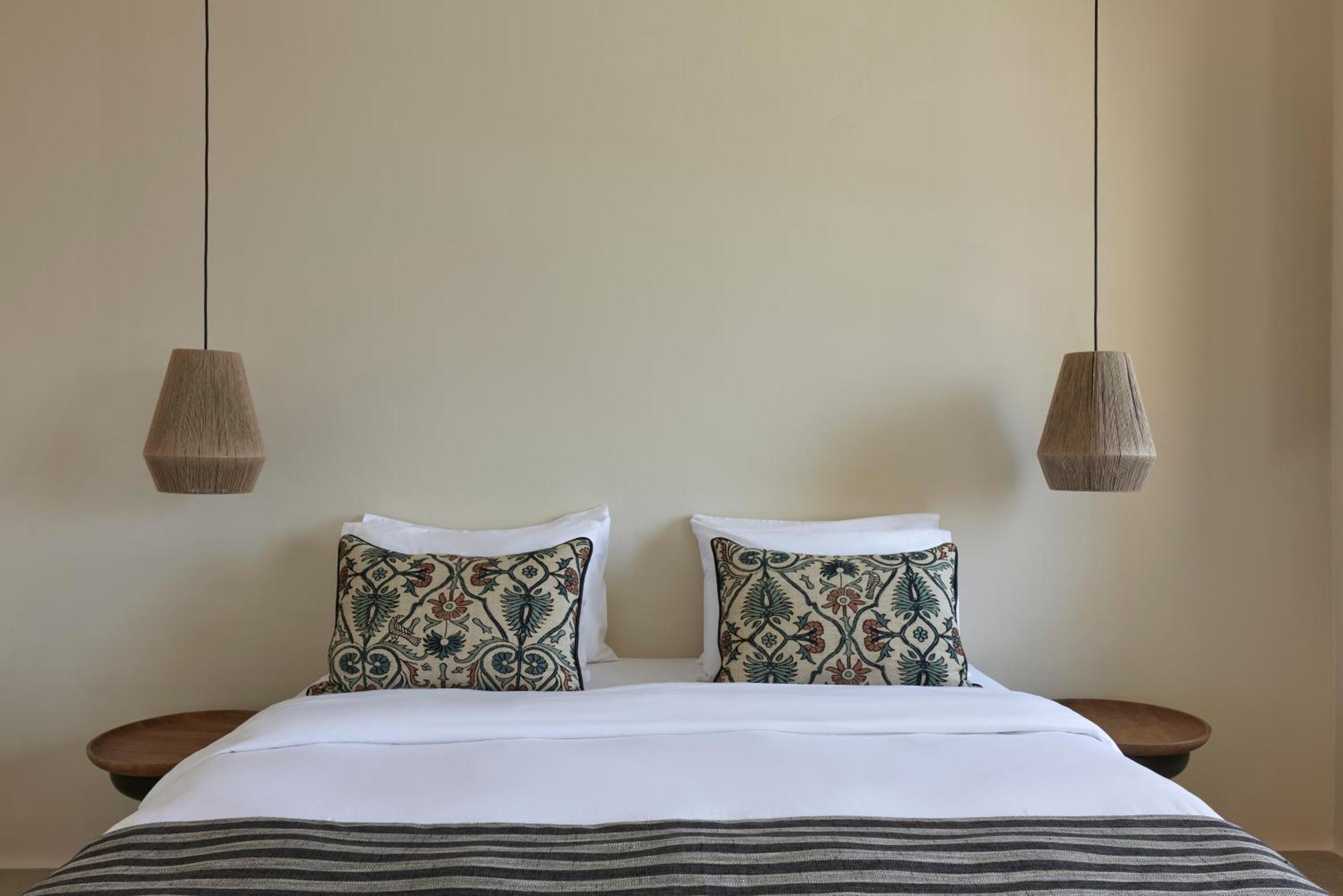 Aeon Suites - Adults Only Пиргос Экстерьер фото